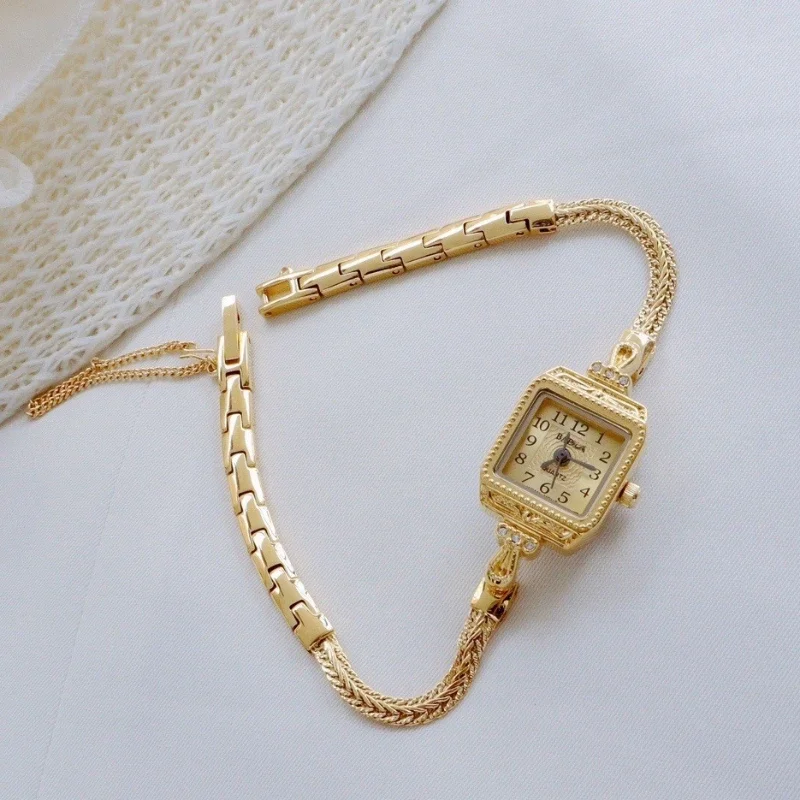 Delicate and light luxury Vint - Vintage Digital Watch recension och pris